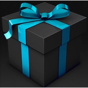 SUPPORT YOUR FELLOW POSHERS. BUY POSHMARK❗️